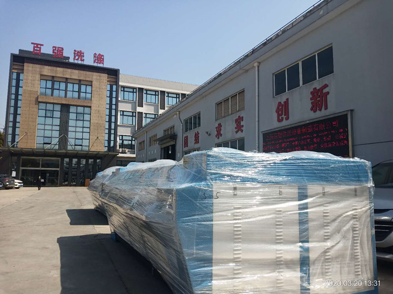 百強洗滌設(shè)備-洗脫機，烘干機，燙平機發(fā)貨四川