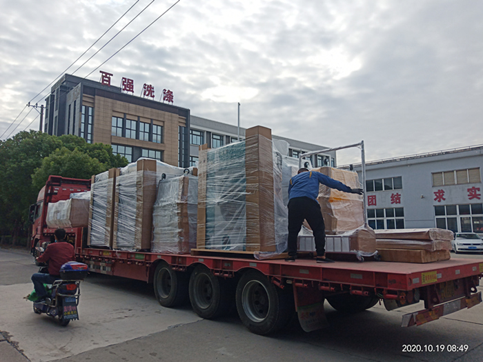 百強洗滌設(shè)備發(fā)貨疫苗生產(chǎn)廠家